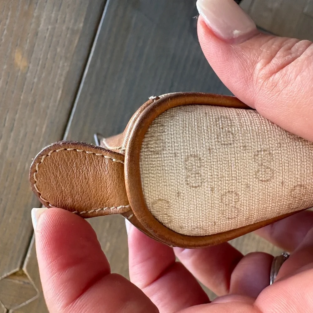 vintage Gucci Cream and Brown Cosmetic Bag
